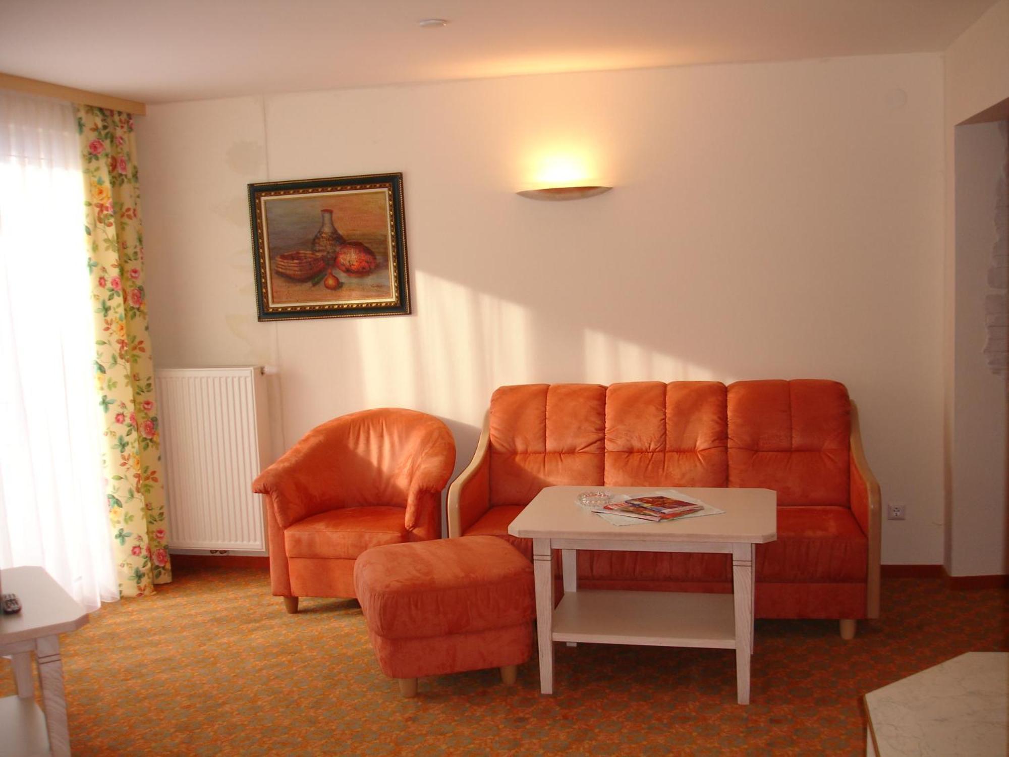 Smileys Kinderhotel Trebesing ภายนอก รูปภาพ