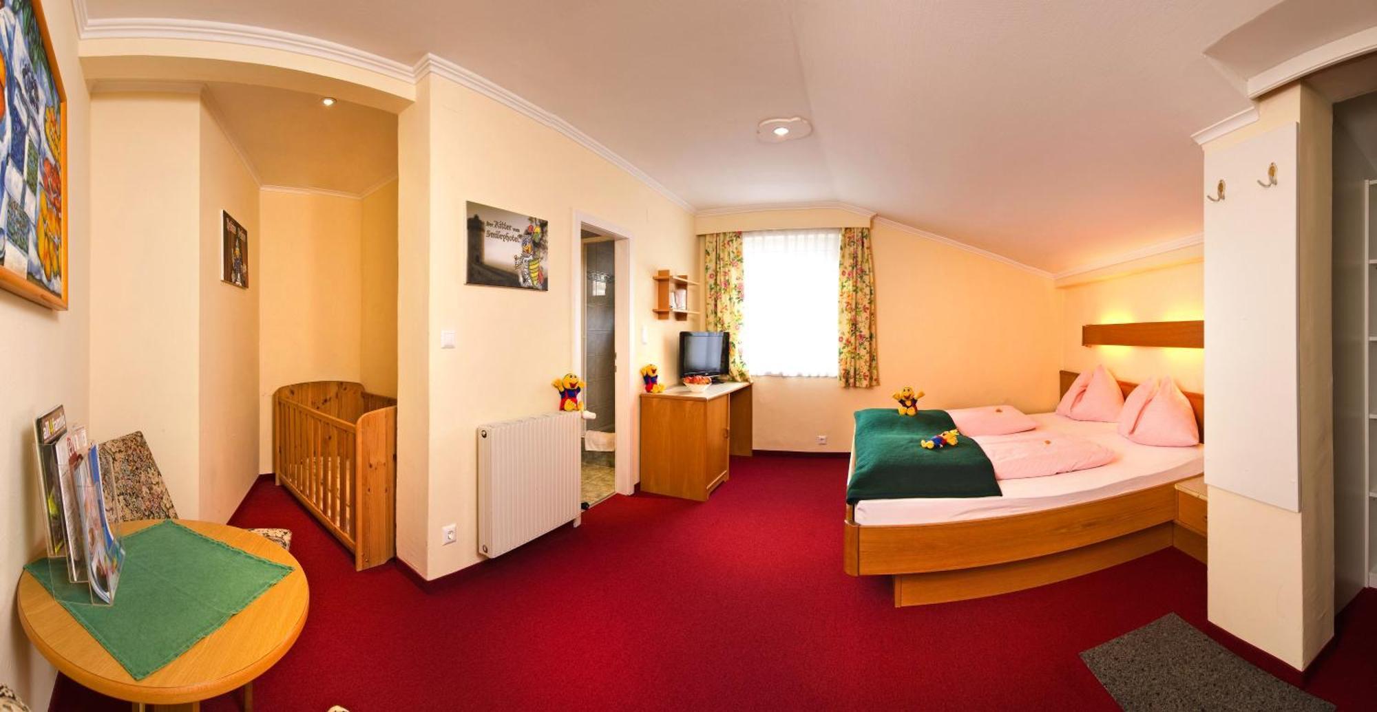 Smileys Kinderhotel Trebesing ภายนอก รูปภาพ