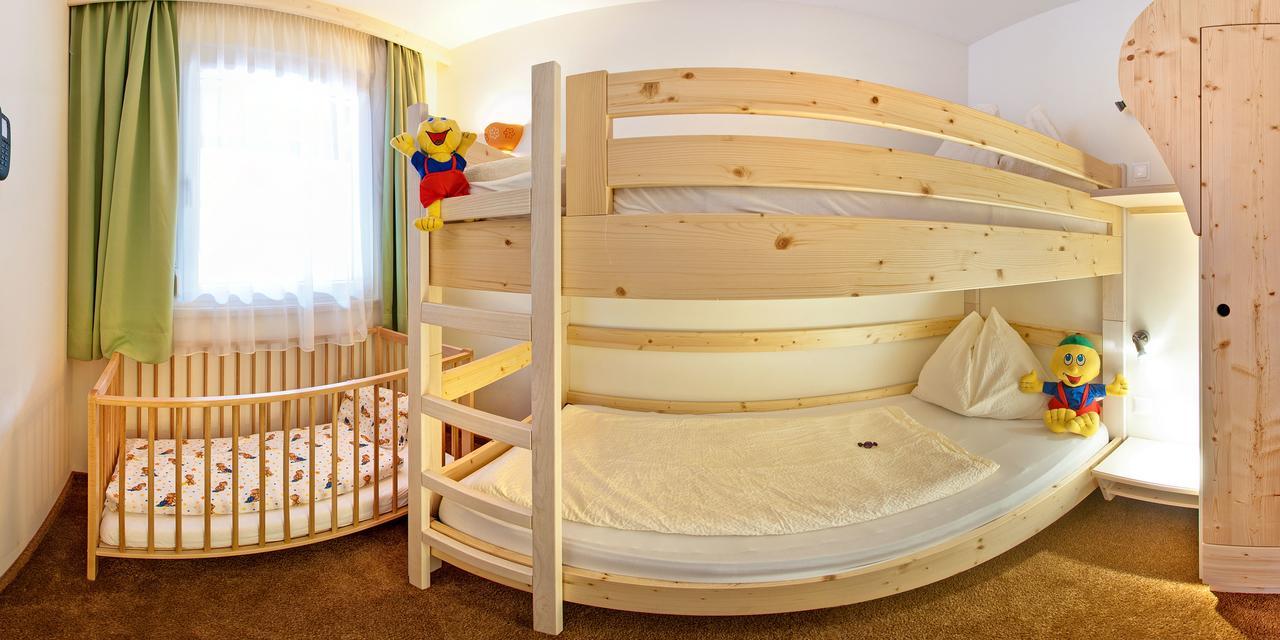 Smileys Kinderhotel Trebesing ภายนอก รูปภาพ