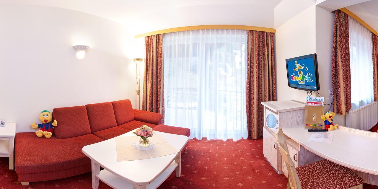 Smileys Kinderhotel Trebesing ภายนอก รูปภาพ